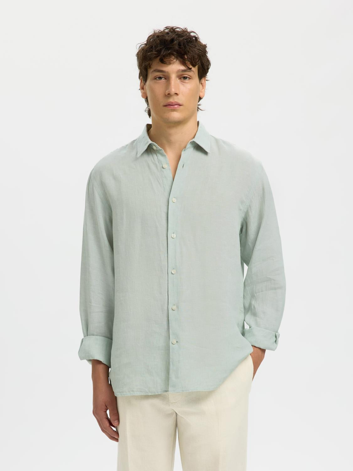 model_shot-front